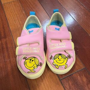 Native Little Miss Sunshine Pink Sneakers-Size 9 in pink